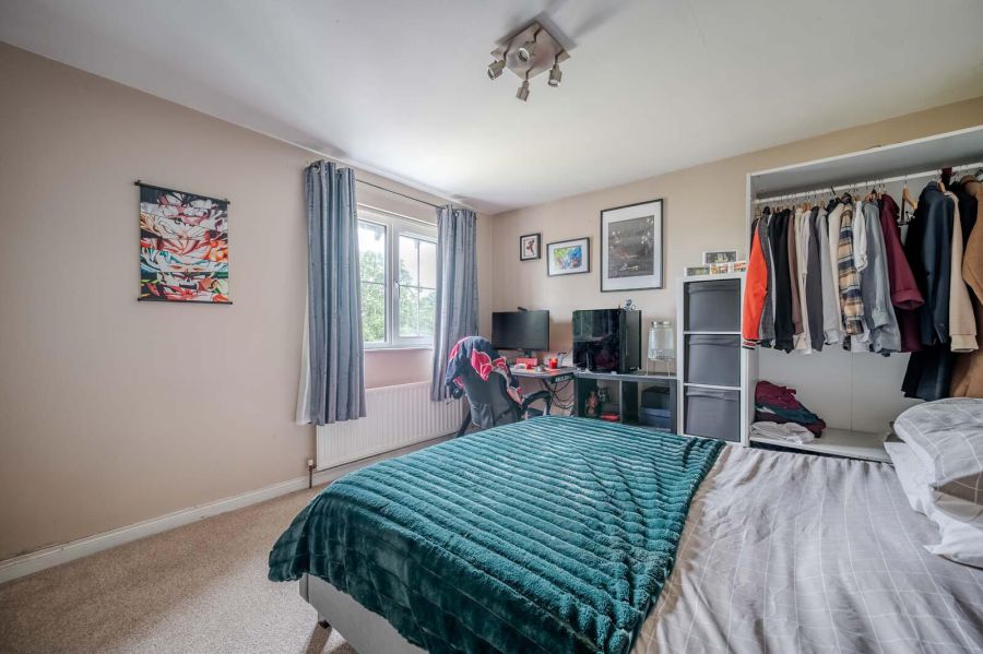 6 Churchland Close