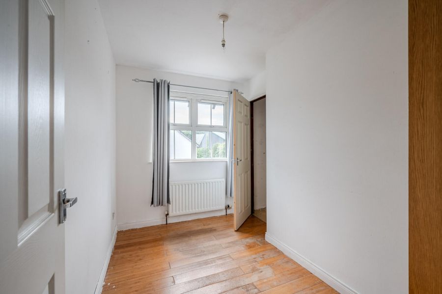6 Churchland Close