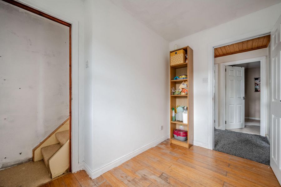 6 Churchland Close