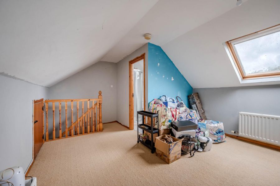 6 Churchland Close