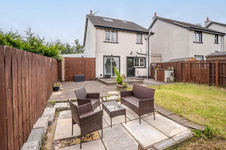 6 Churchland Close