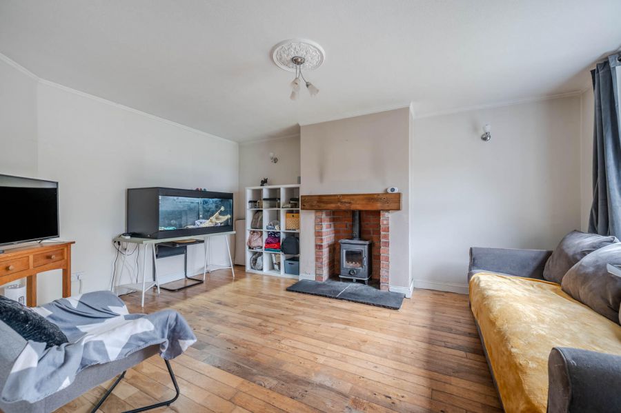 6 Churchland Close