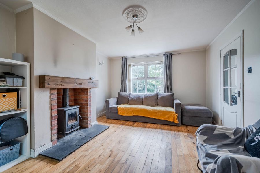 6 Churchland Close