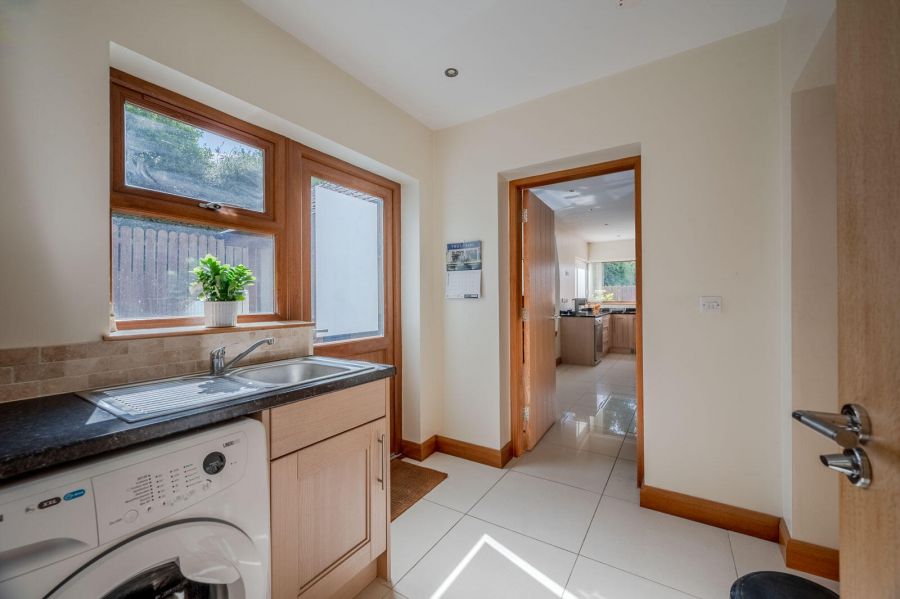 27 Seahill Road