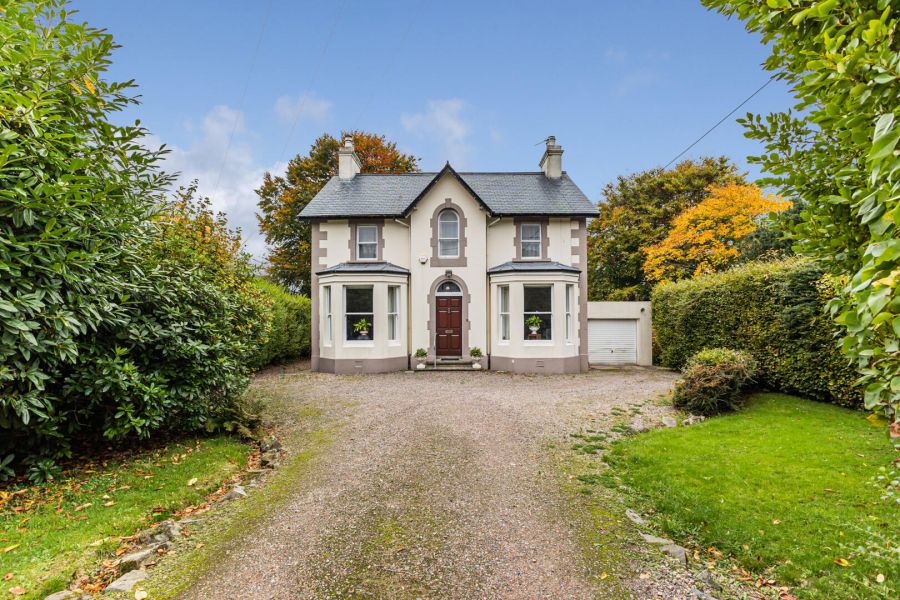 33 Demesne Road