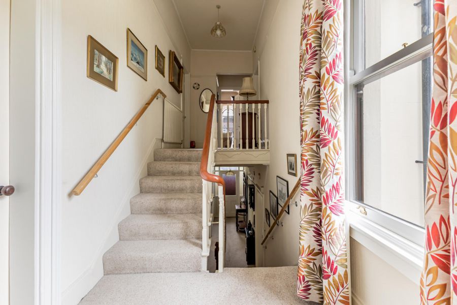 33 Demesne Road