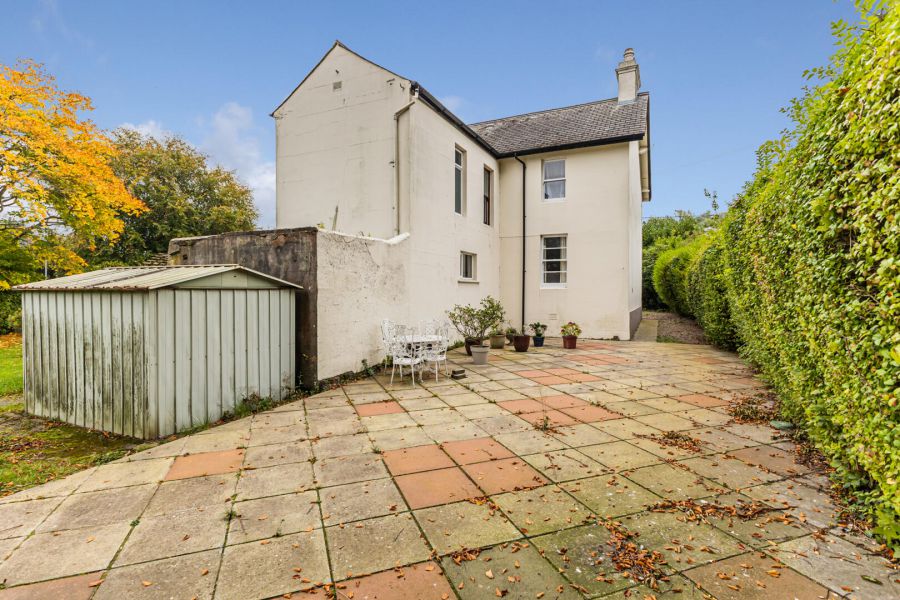 33 Demesne Road