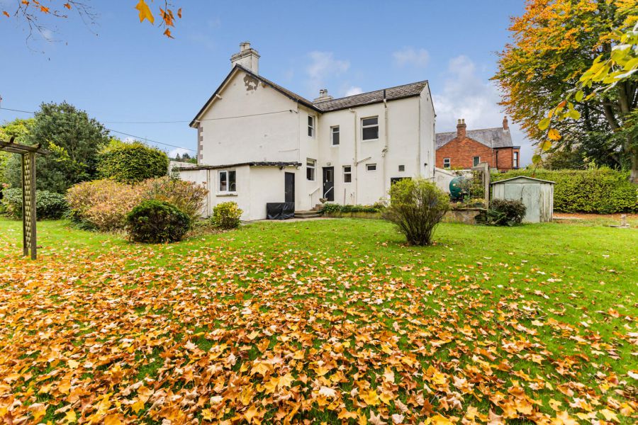 33 Demesne Road