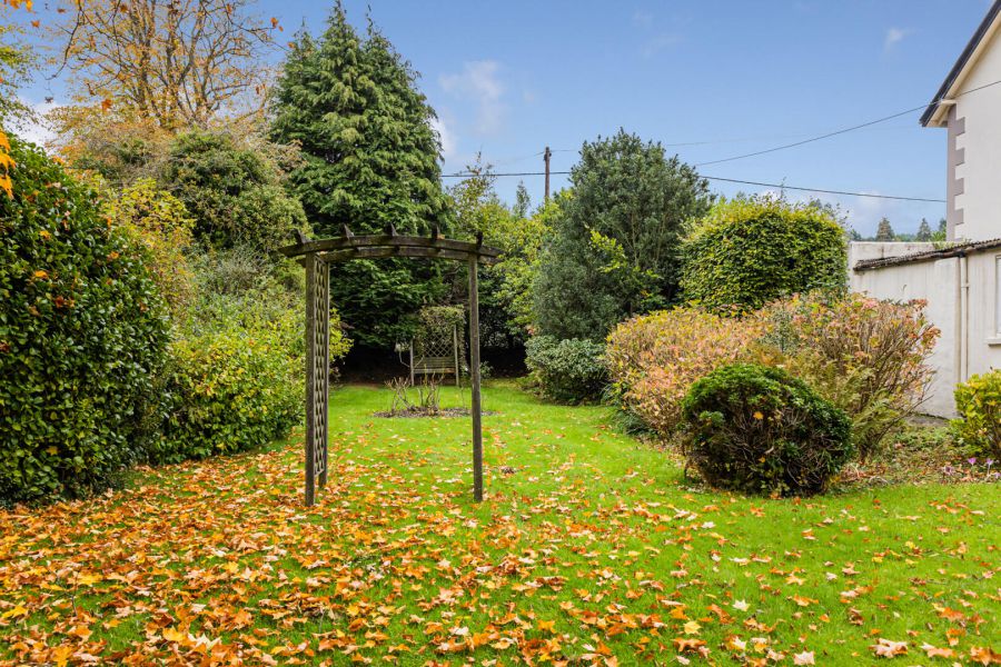 33 Demesne Road