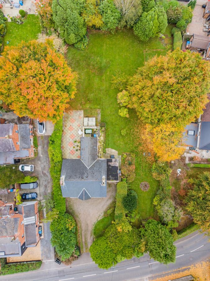 33 Demesne Road