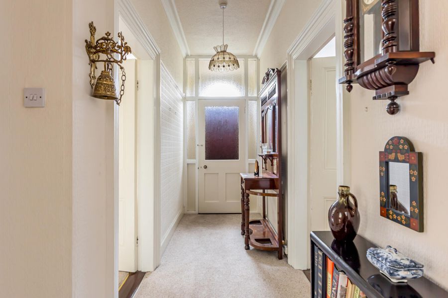 33 Demesne Road