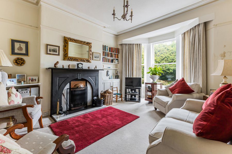 33 Demesne Road