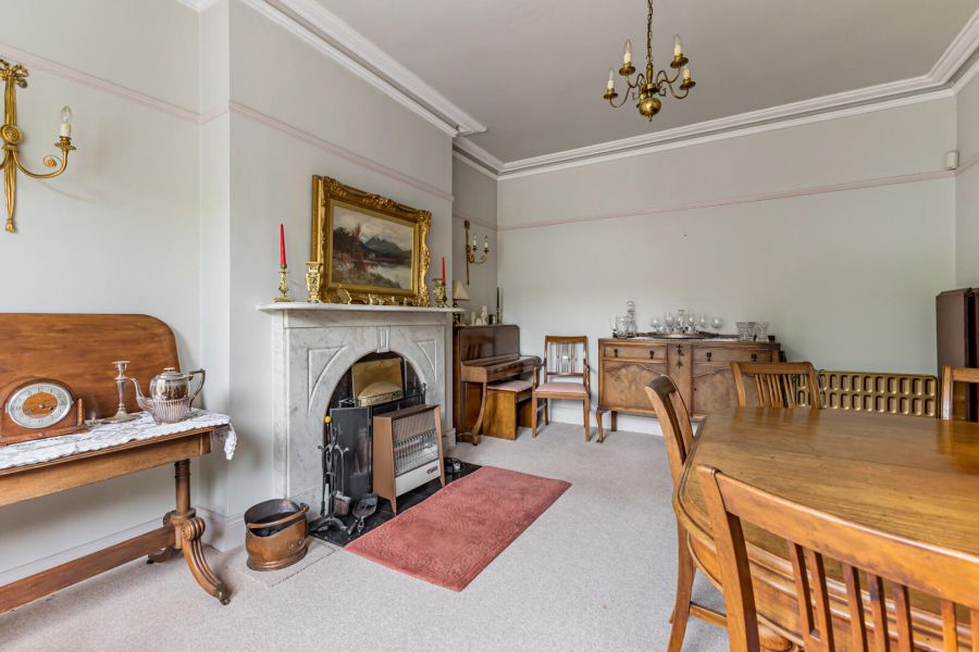 33 Demesne Road