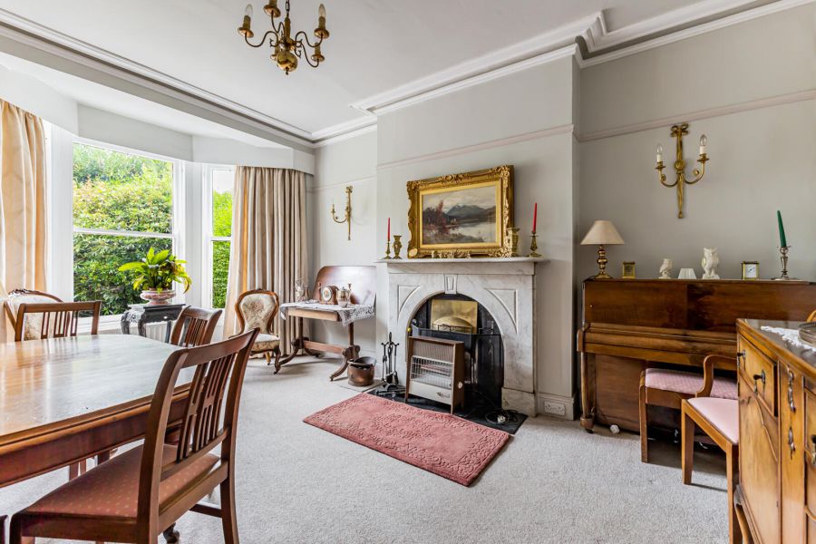 33 Demesne Road