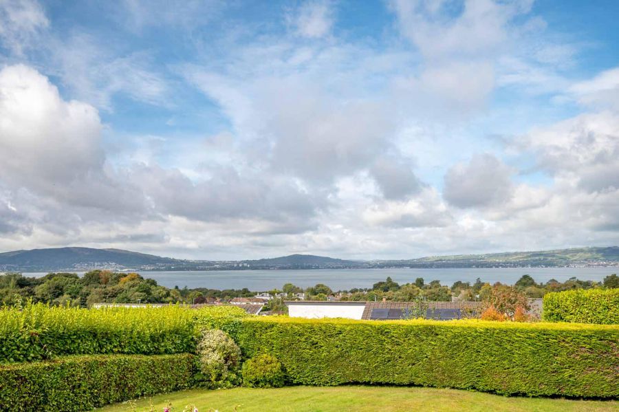 11 Strathleven Park