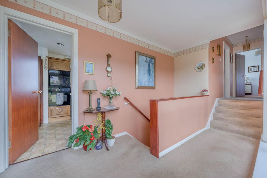 11 Strathleven Park
