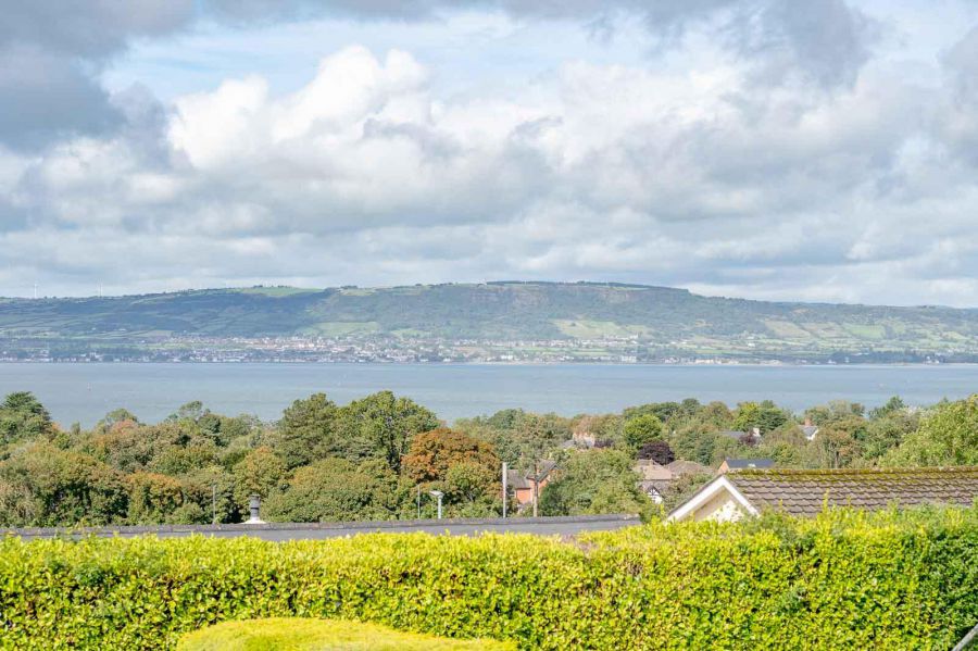 11 Strathleven Park