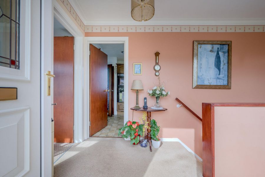 11 Strathleven Park