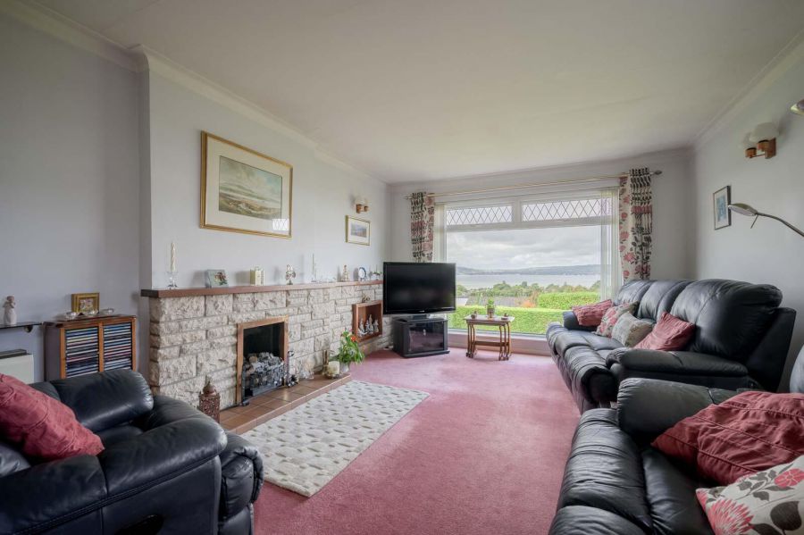 11 Strathleven Park