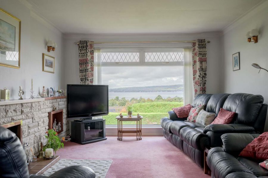11 Strathleven Park