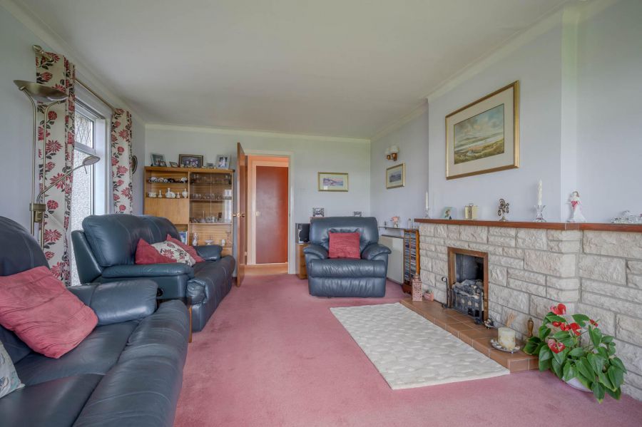 11 Strathleven Park