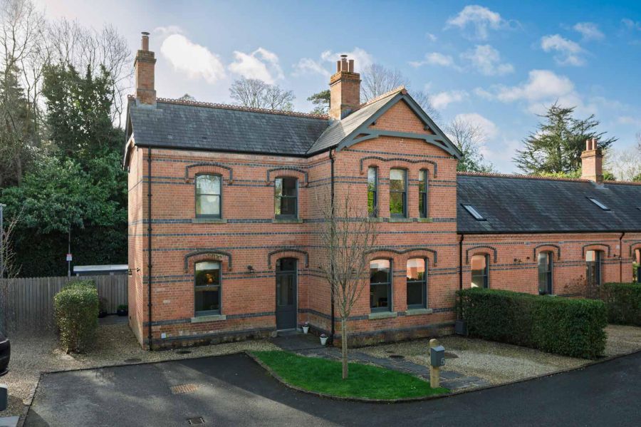 The Station Masters House 5 Cultra Station Road