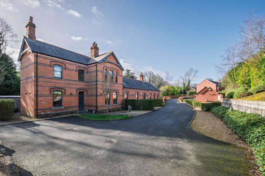 The Station Masters House 5 Cultra Station Road