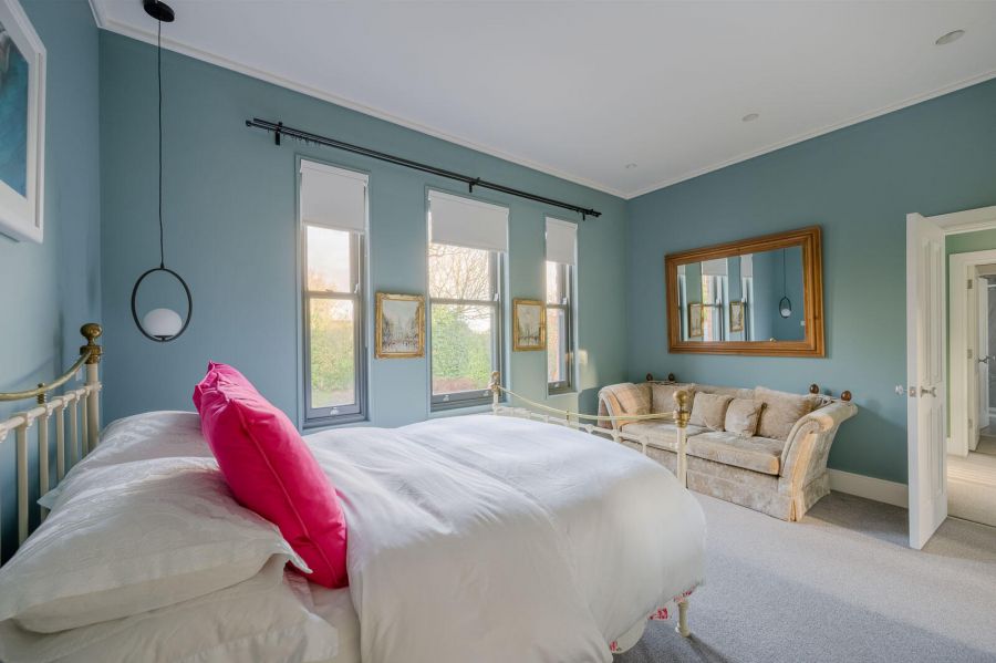 The Station Masters House 5 Cultra Station Road