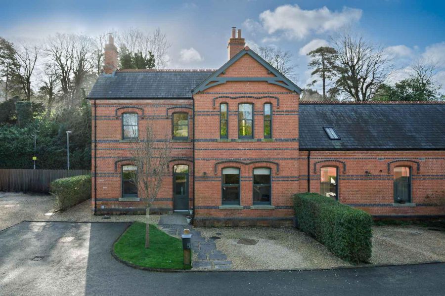 The Station Masters House 5 Cultra Station Road