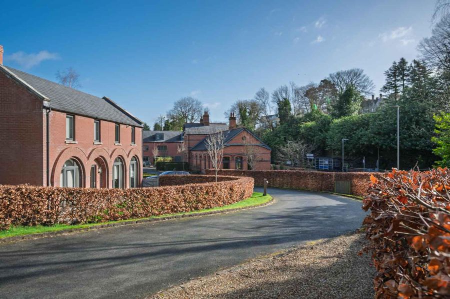 The Station Masters House 5 Cultra Station Road