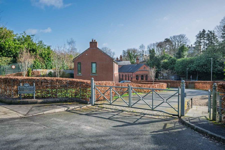 The Station Masters House 5 Cultra Station Road