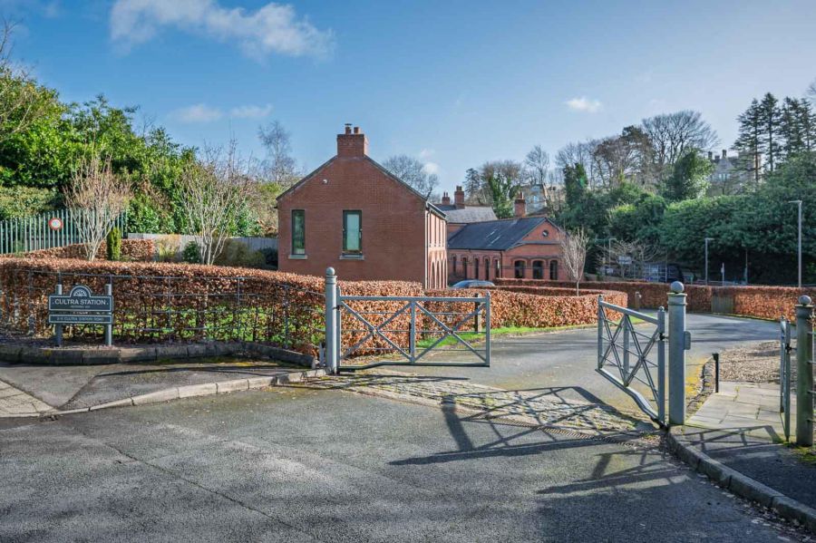 The Station Masters House 5 Cultra Station Road