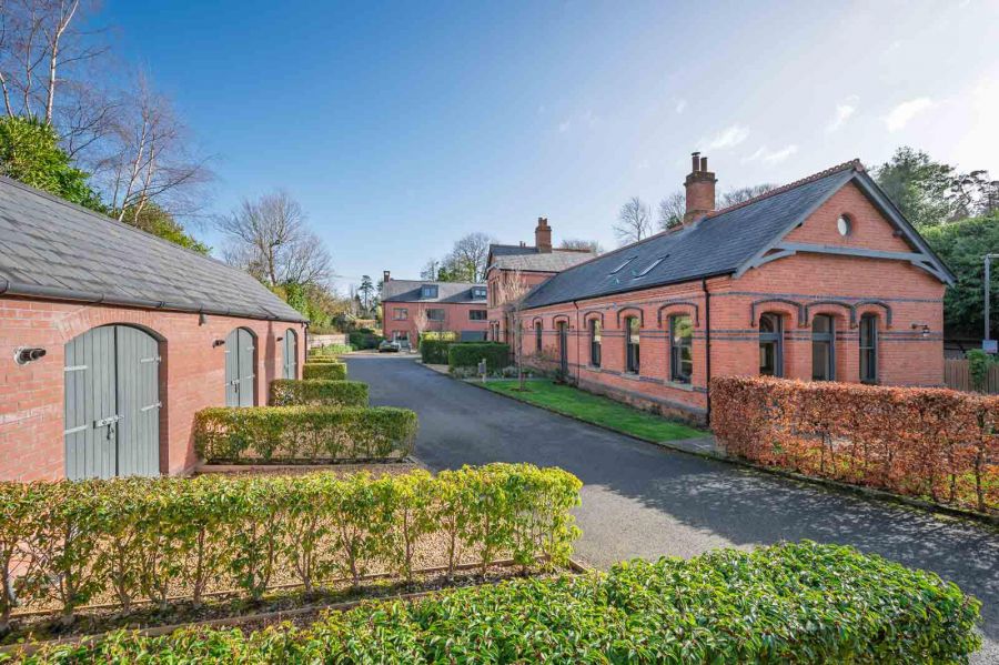 The Station Masters House 5 Cultra Station Road