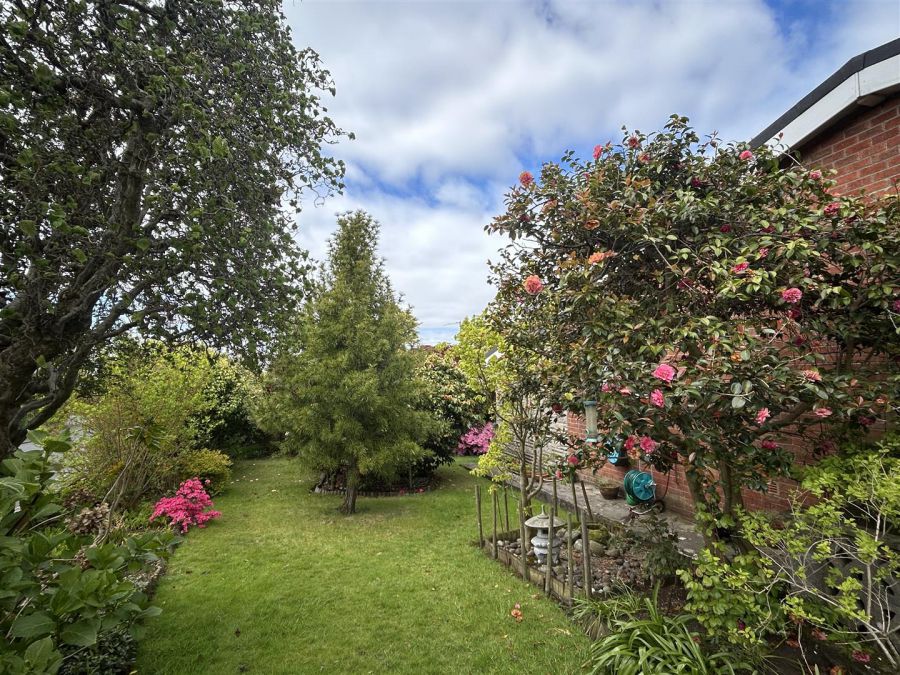 1 Rannoch Road