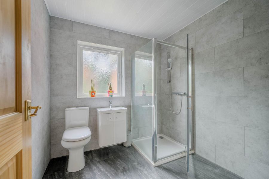 6 Grahamsbridge Park