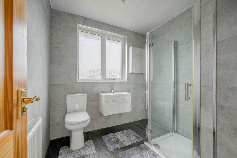 6 Grahamsbridge Park