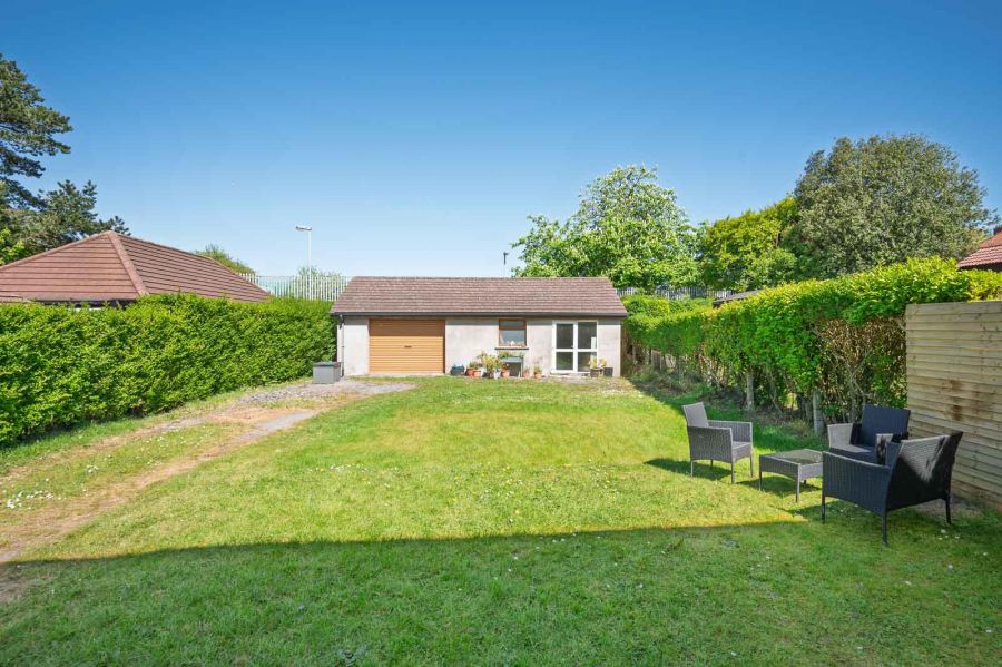 16 Wood End