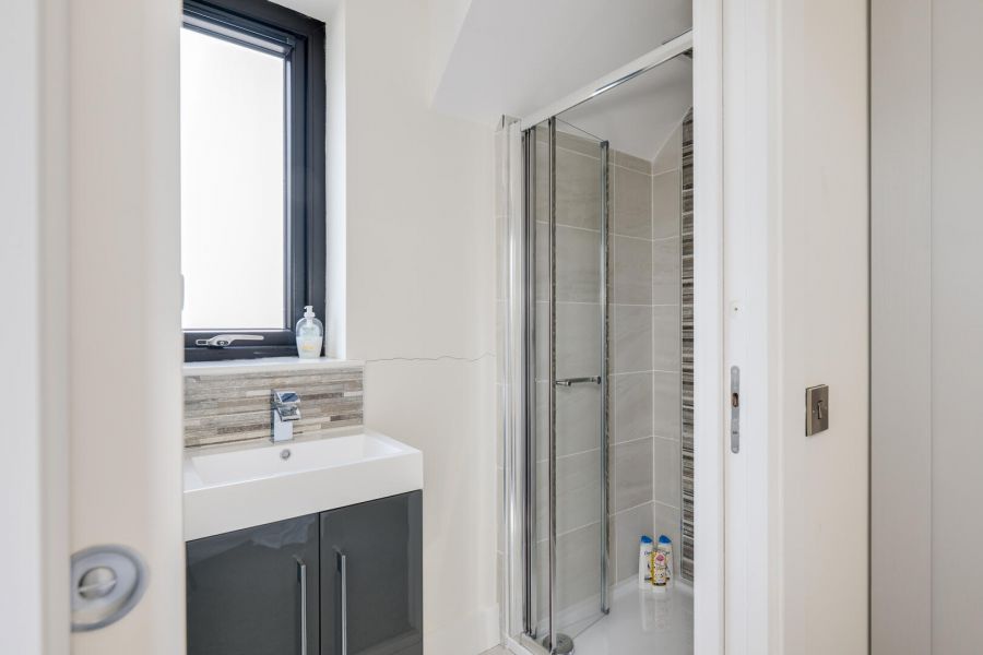 Apt 2 63 Beach Road