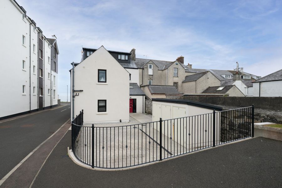 Apt 2 63 Beach Road