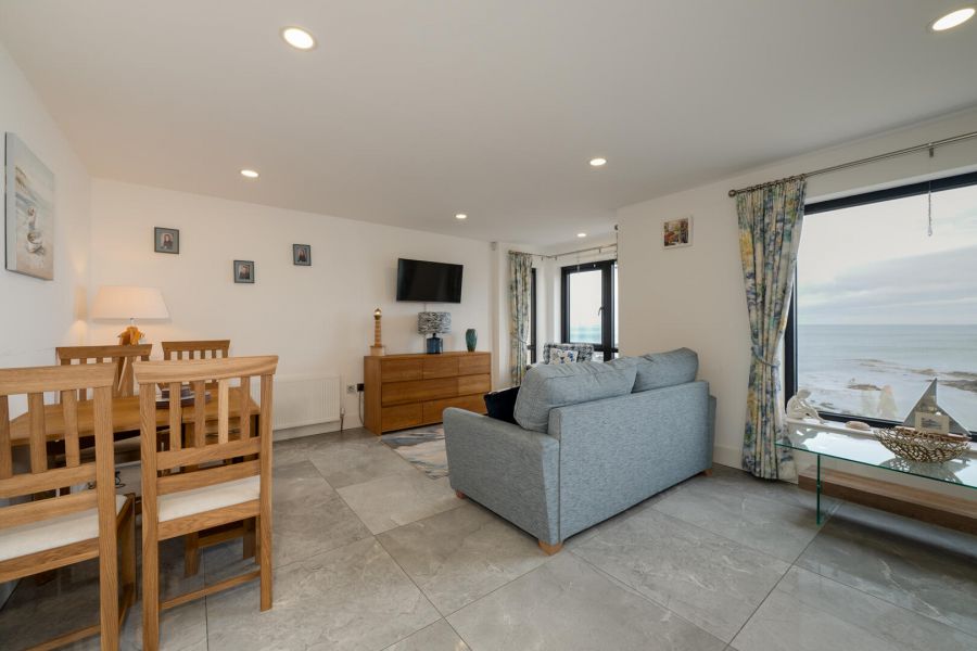 Apt 2 63 Beach Road