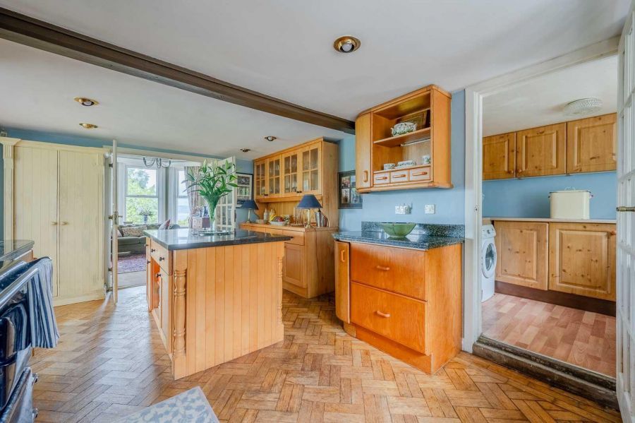 Loughview House, 26 Ballygrainey Road
