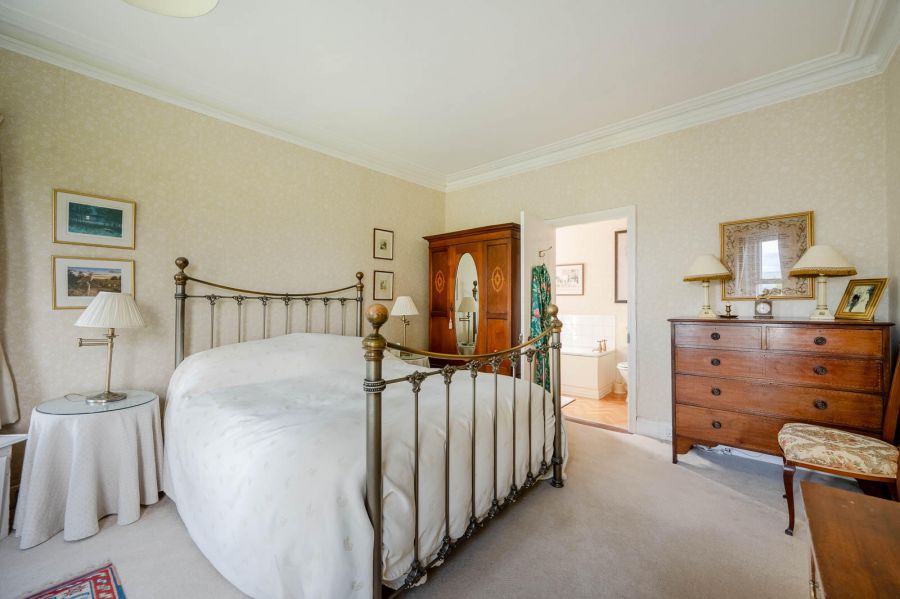Loughview House, 26 Ballygrainey Road