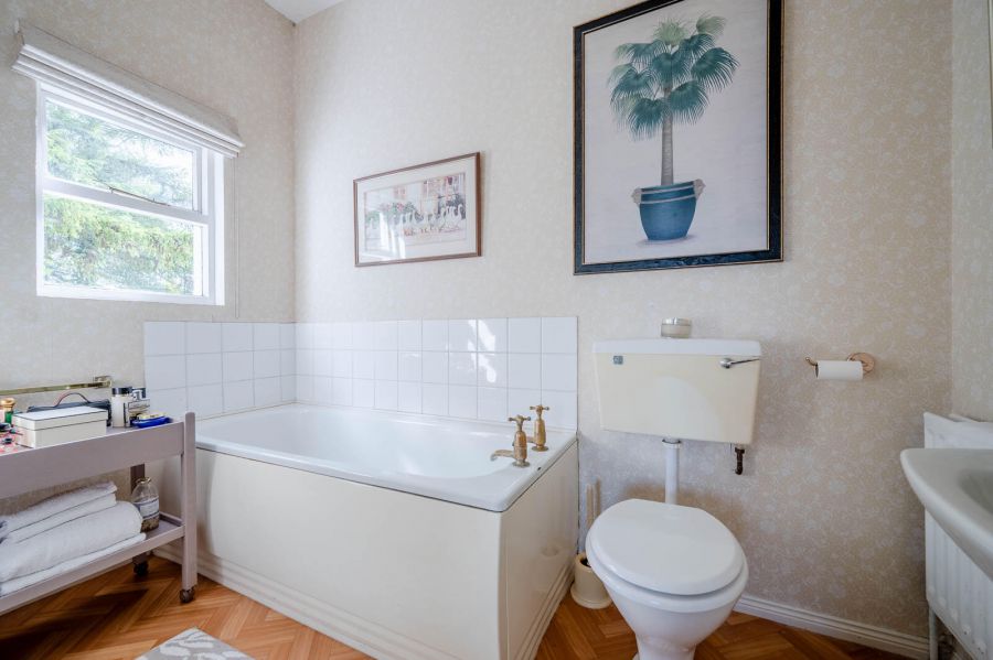 Loughview House, 26 Ballygrainey Road