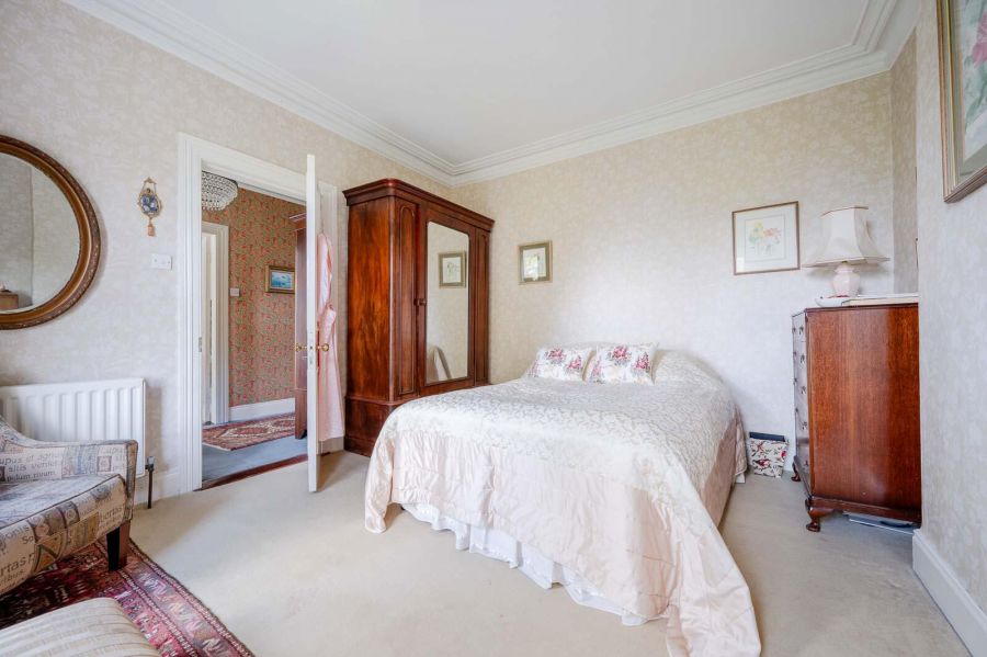Loughview House, 26 Ballygrainey Road