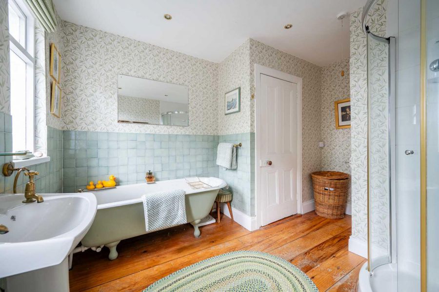 Loughview House, 26 Ballygrainey Road