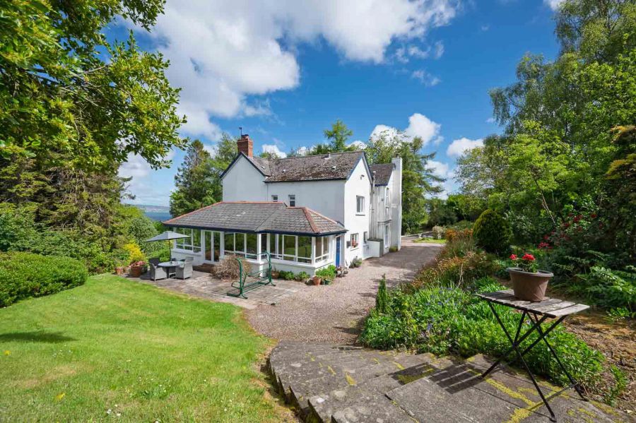 Loughview House, 26 Ballygrainey Road