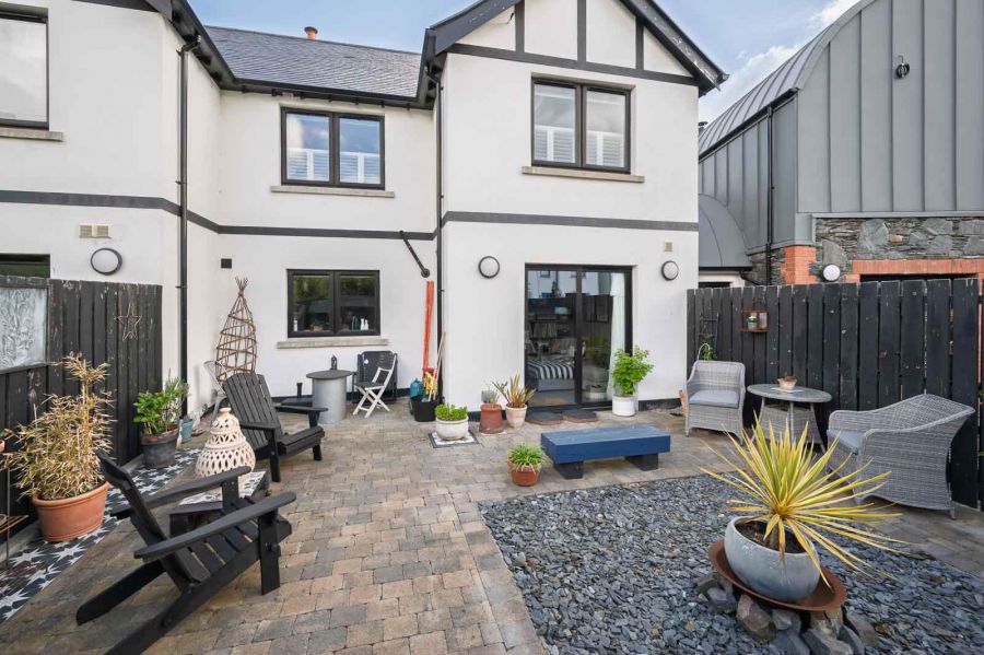 49 Village Brow