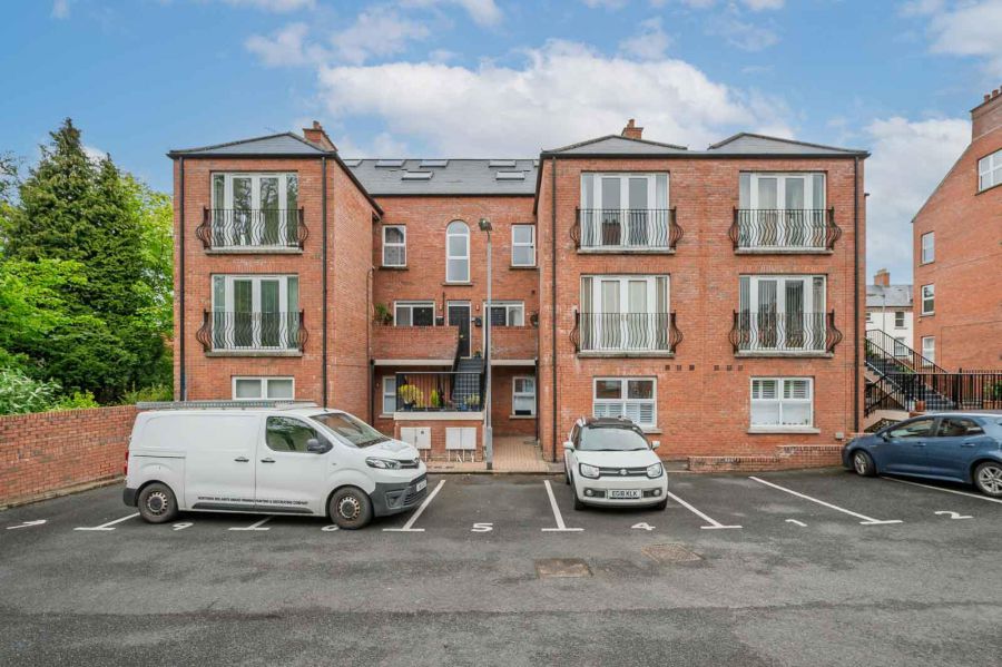 8 Church Court