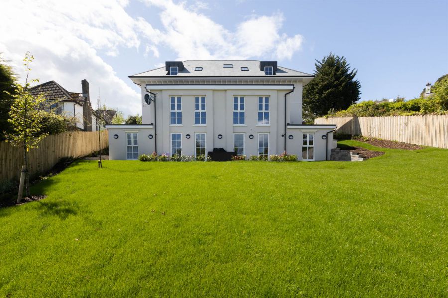 The Manor House, 7 Ballymullan Manor