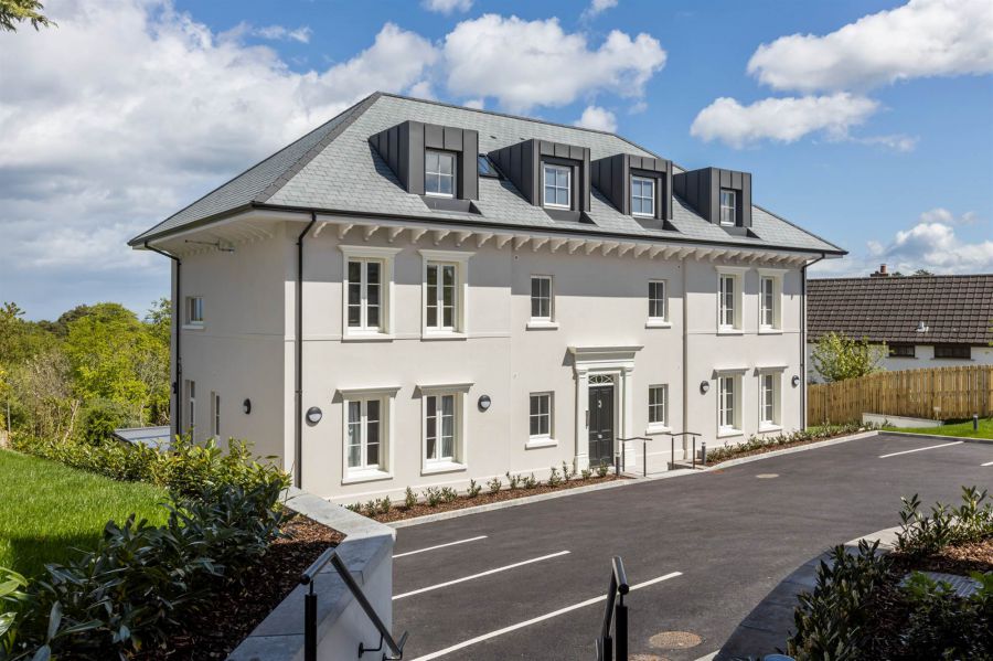 The Manor House, 7 Ballymullan Manor